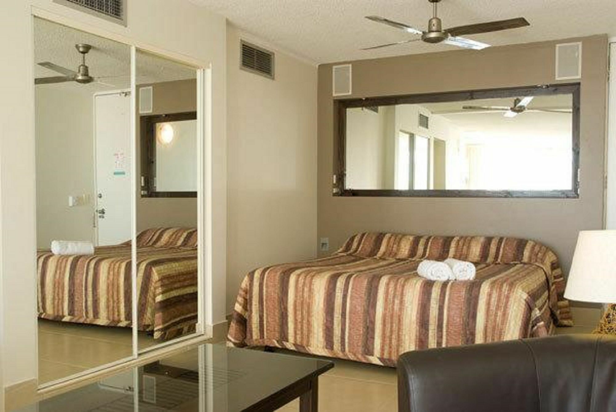 Chateau Beachside Resort Gold Coast Extérieur photo