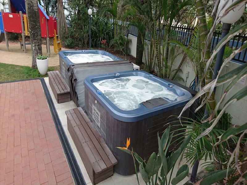 Chateau Beachside Resort Gold Coast Extérieur photo